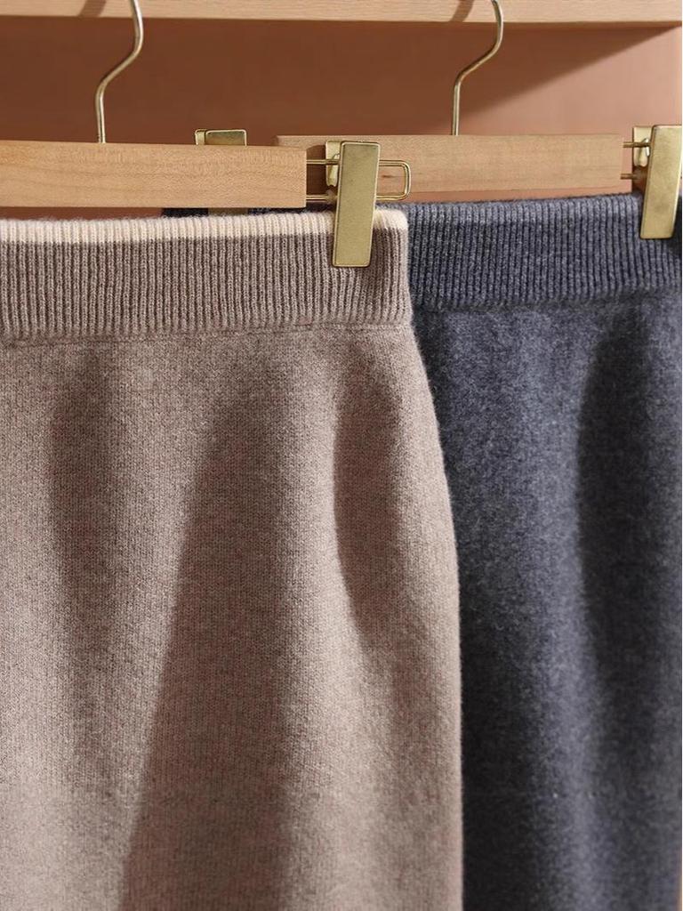 100% Pure Wool Knit Mini Skirt – Women's Elastic Waist, Versatile Hip-Hugging Design for Autumn/Winter.