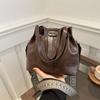 Retro premium bucket bag women's large-capacity new portable commuter versatile single shoulder oblique span bag
