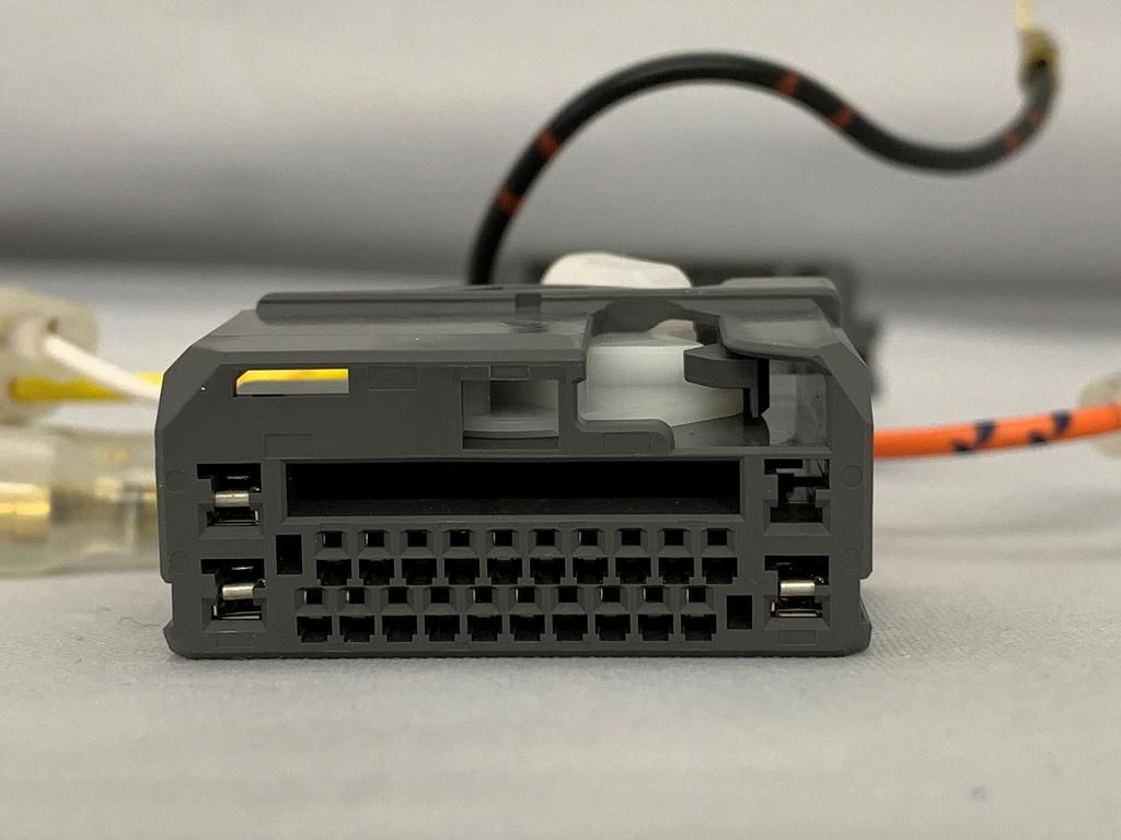 Gata AH-88 Mr Plus Honda 24P MC Främre Kontakt Strömuttag Grenselektrik