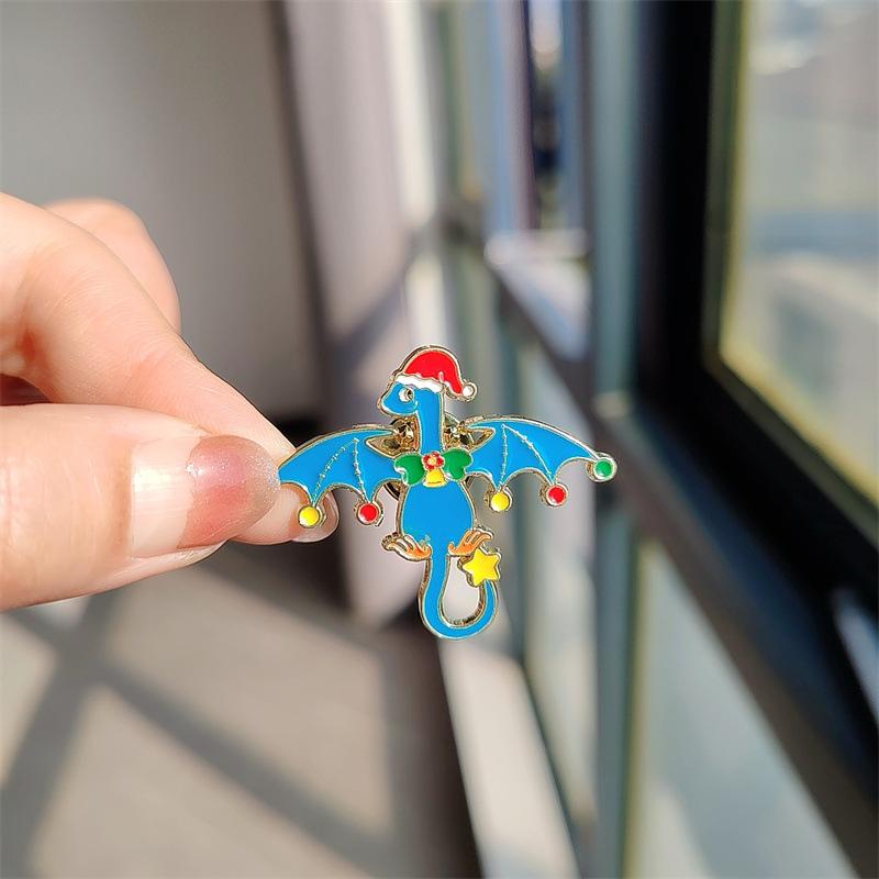 Broșă cu insignă din desene animate din seria de Crăciun cu design creativ, dinozaur, dragon zburător, insignă drăguță de elan