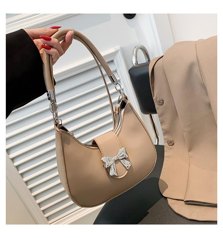 

Pu Leather Saddle Bag With Stitching And Zipper Closure For Daily Use хакі