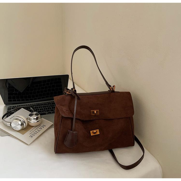 Premium Commuter Retro Matte Messenger Bag 2025 Autumn and Winter New Women's Shoulder Underarm Bag Portable Tote Bag
