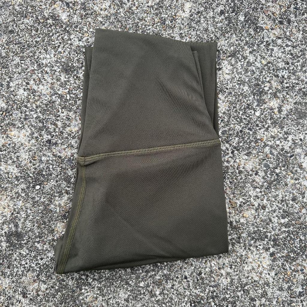 Solid Color High-Waisted Women's Yoga Leggings with Back Pocket – Soft, Elastic, and Peach Bum Enhancing