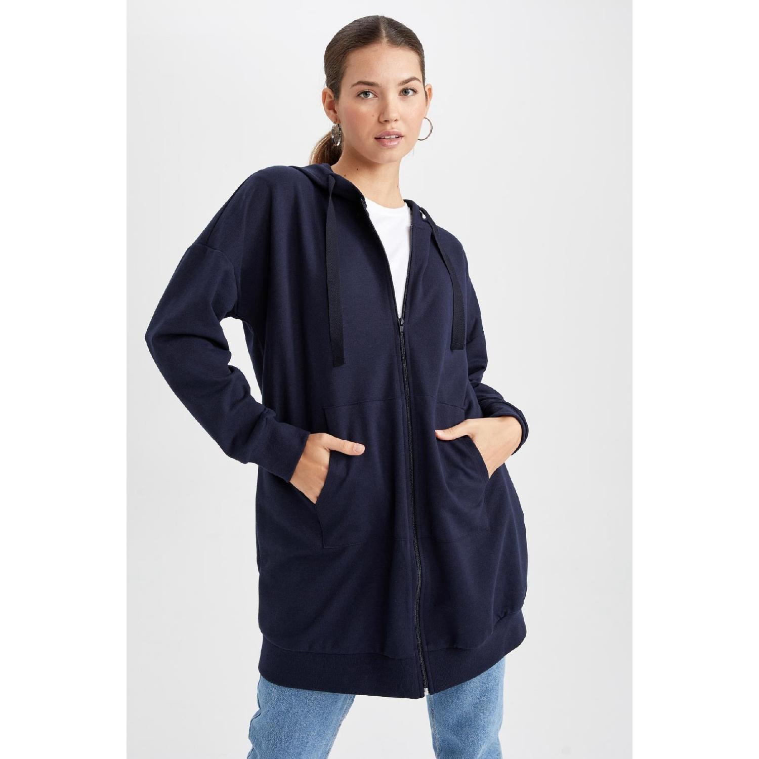 

Туника стандартного кроя с длинными рукавами