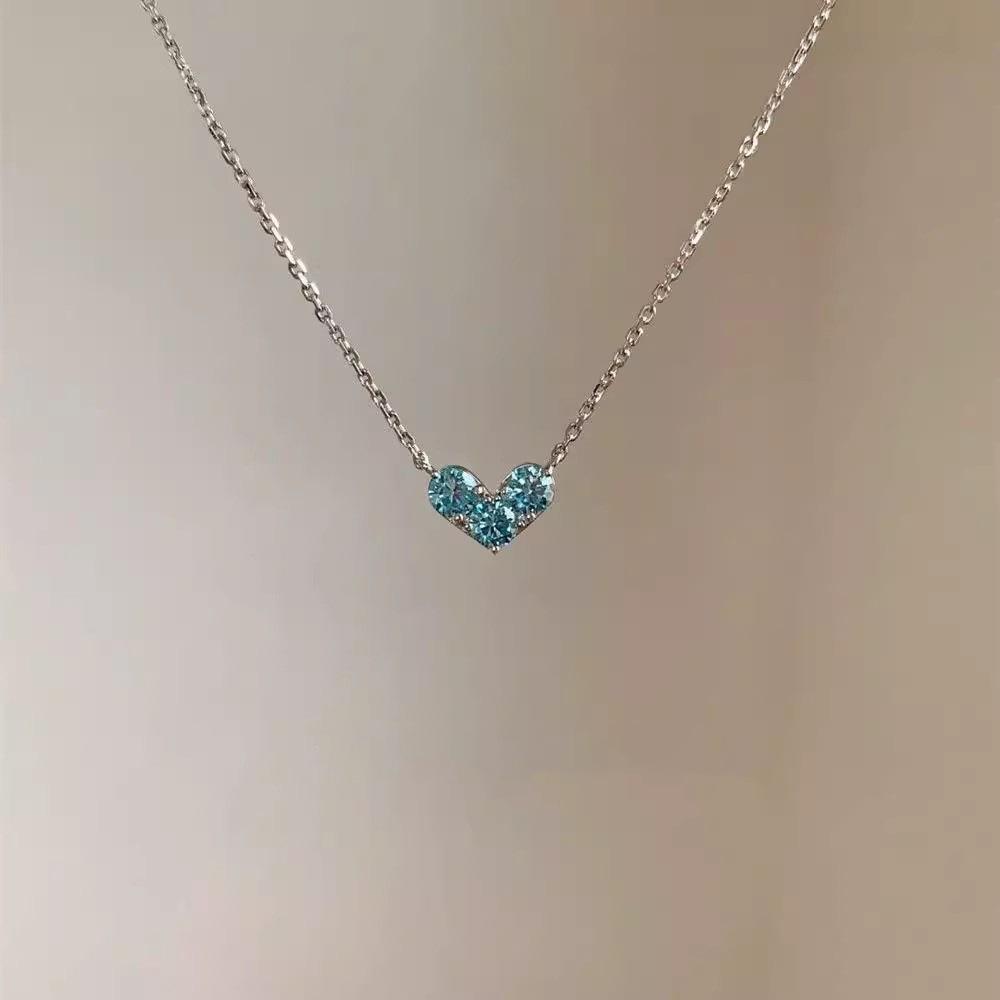 Blue Diamond Love Heart Pendant Necklace Exquisite Light Luxury Fashion Clavicle Chain Jewelry