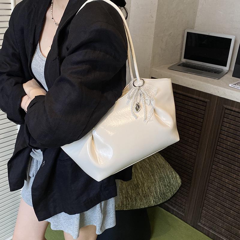 Women's Bag Casual Large-capacity Underarm Bag New Versatile Shoulder Bag Commuter Tote Bag