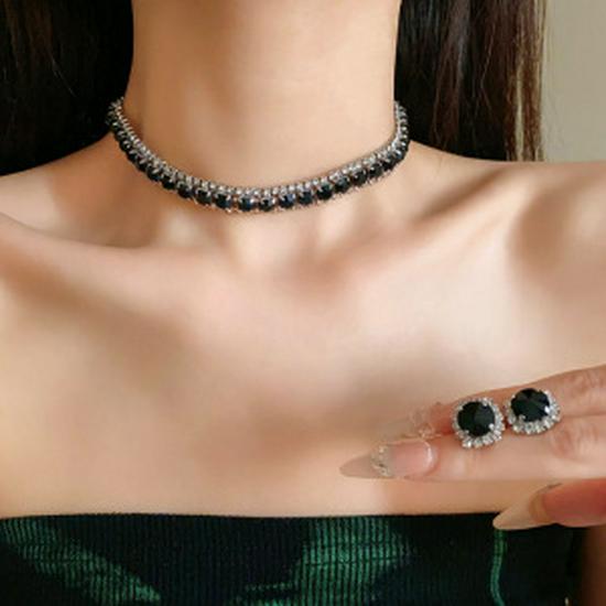 Emerald Rhinestone Square Stud Earrings & Necklace Set - Women's Luxury Jewelry with Court Style Elegance