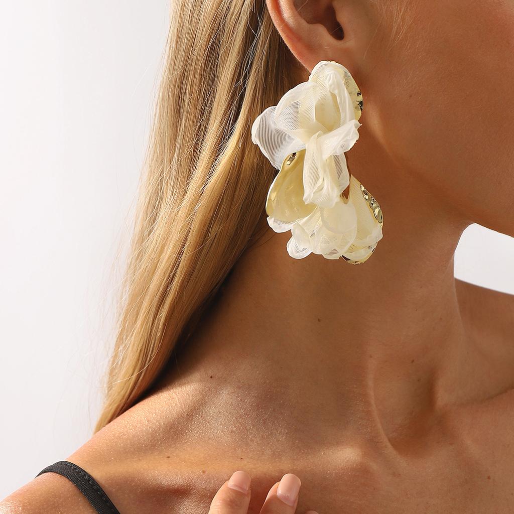 Sweet Temperament Mesh Flower Earrings Fashion Premium Girlish Exaggerated Ear Jewelry Hot Selling Accessories For Women