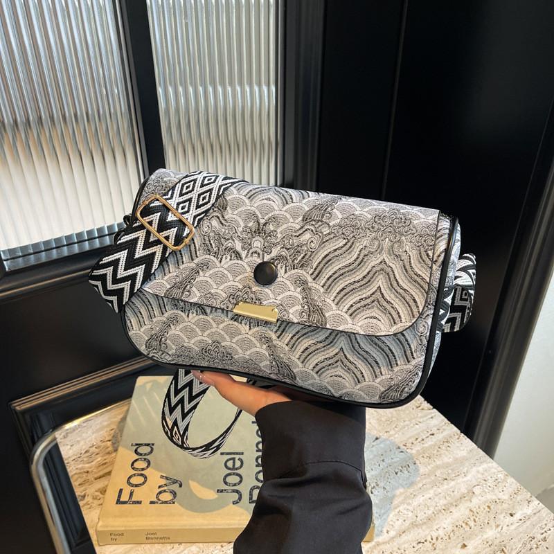 Stylish 2024 Summer New Mini Square Bag For Women Elegant Pu Shoulder Handbag