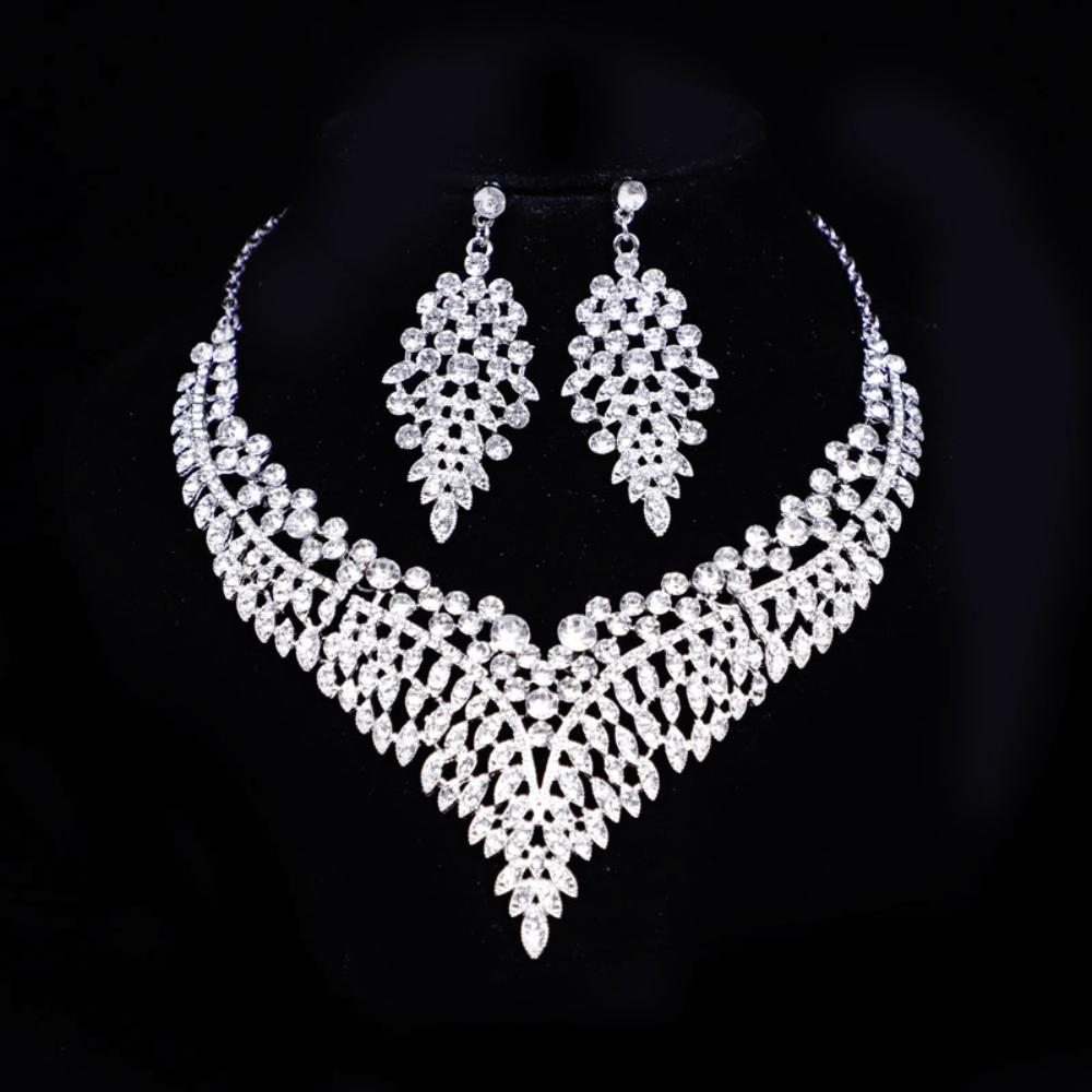 European and American fashion temperament bridal dinner dress necklace generous exaggerated collarbone chain earrings set jewelry