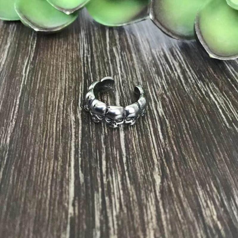 Halloween Skull Heads Ear Clip Gothic Ear Jewelry Lightweight Ear Clips Alloy Material Perfect Gift for Woman Girls