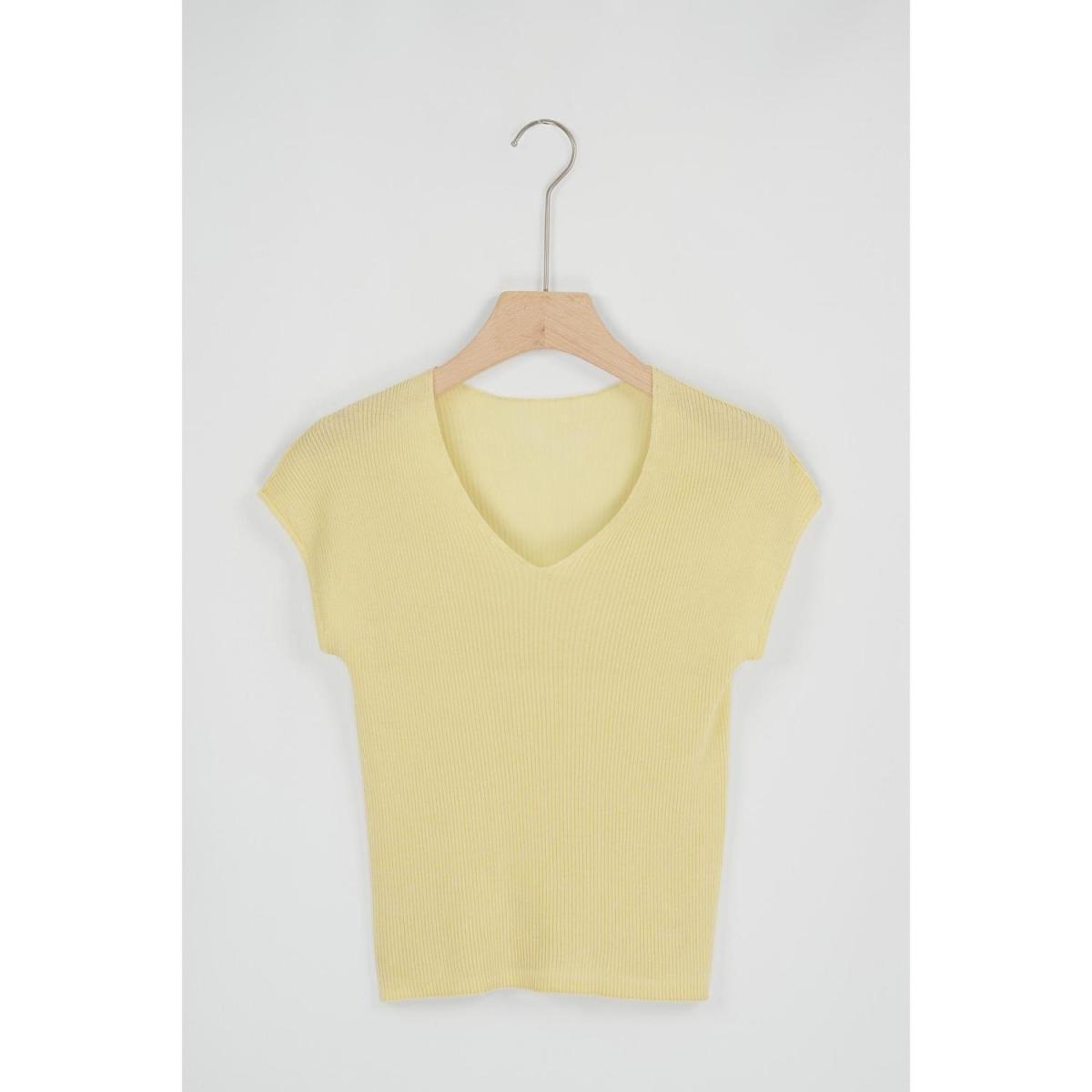 

Шикарная женская трикотажная футболка с V-образным вырезом, приталенного кроя, в стиле Гонконга M