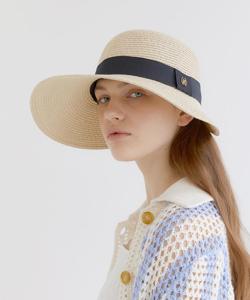 Hallen Visor Cloche Logo Pendant Raffia Cap (C013_Ivory)