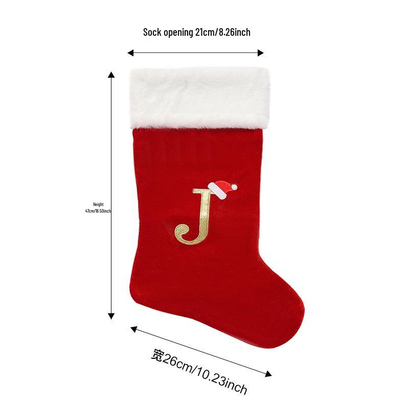 Großer roter Weihnachtsstrumpf mit Buchstaben-Ornament