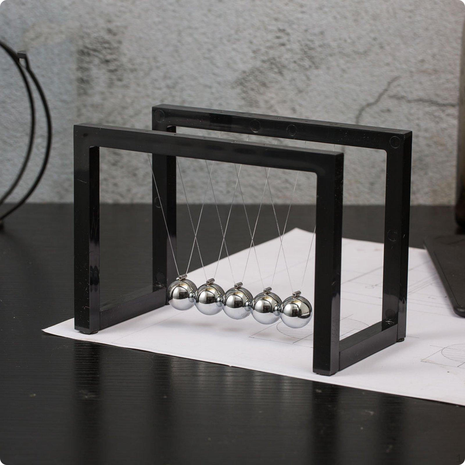Newton s Cradle Science Education Balance Balls Pendulum Educational Tool Swinging Desk Toy
