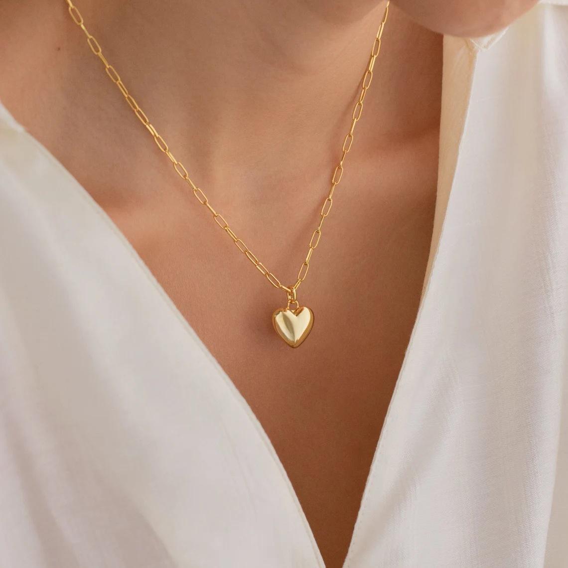 

European & American Retro Paperclip Chain Necklace with Alloy Heart Pendant
