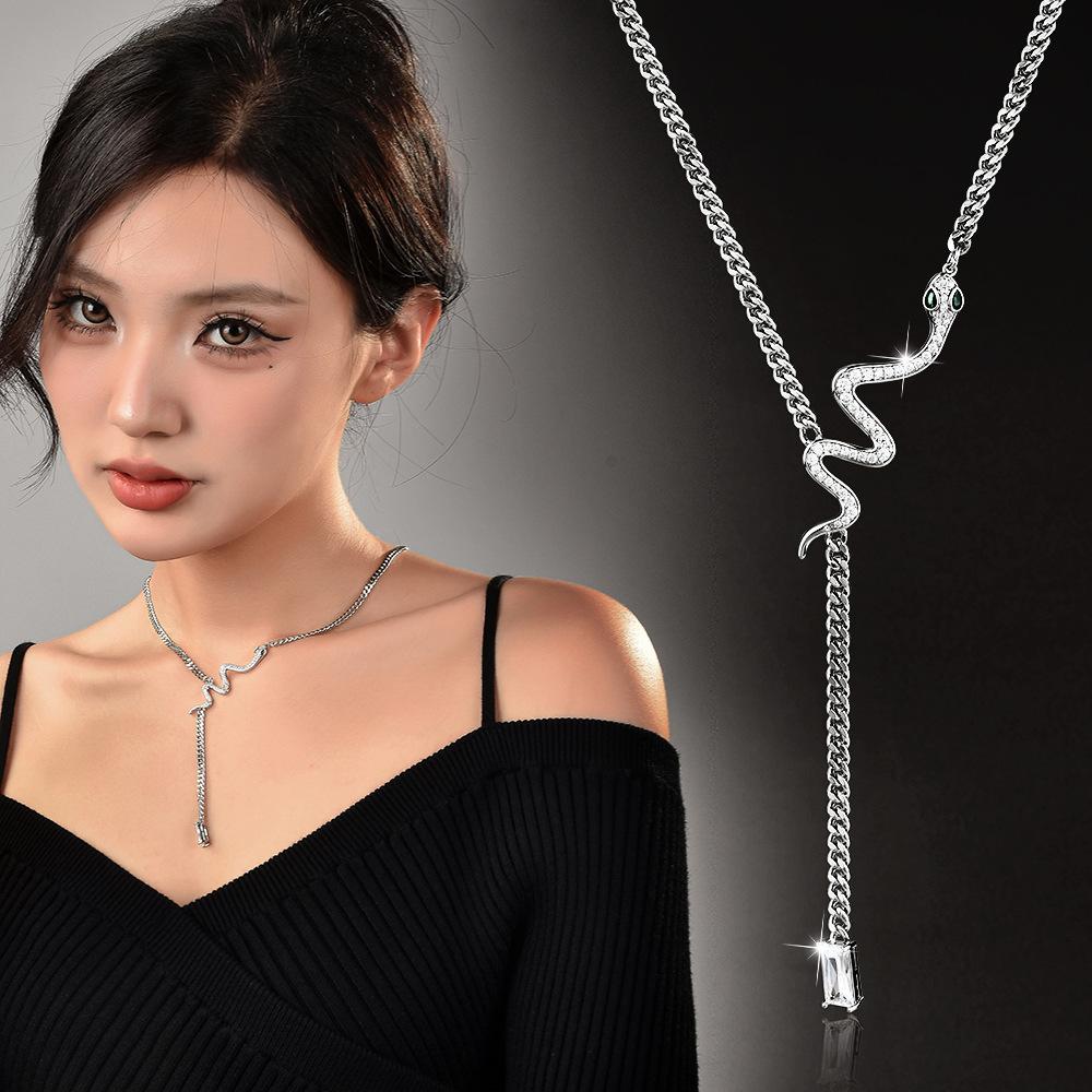 Snake Bone Chic Necklace For Women Modern Design With Mixed Accents Gemstone