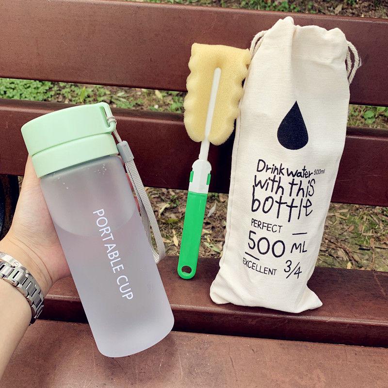 "Durable, High-temperature-resistant Sports Water Cup, Portable and Unisex Design with Large Capacity for Students."
