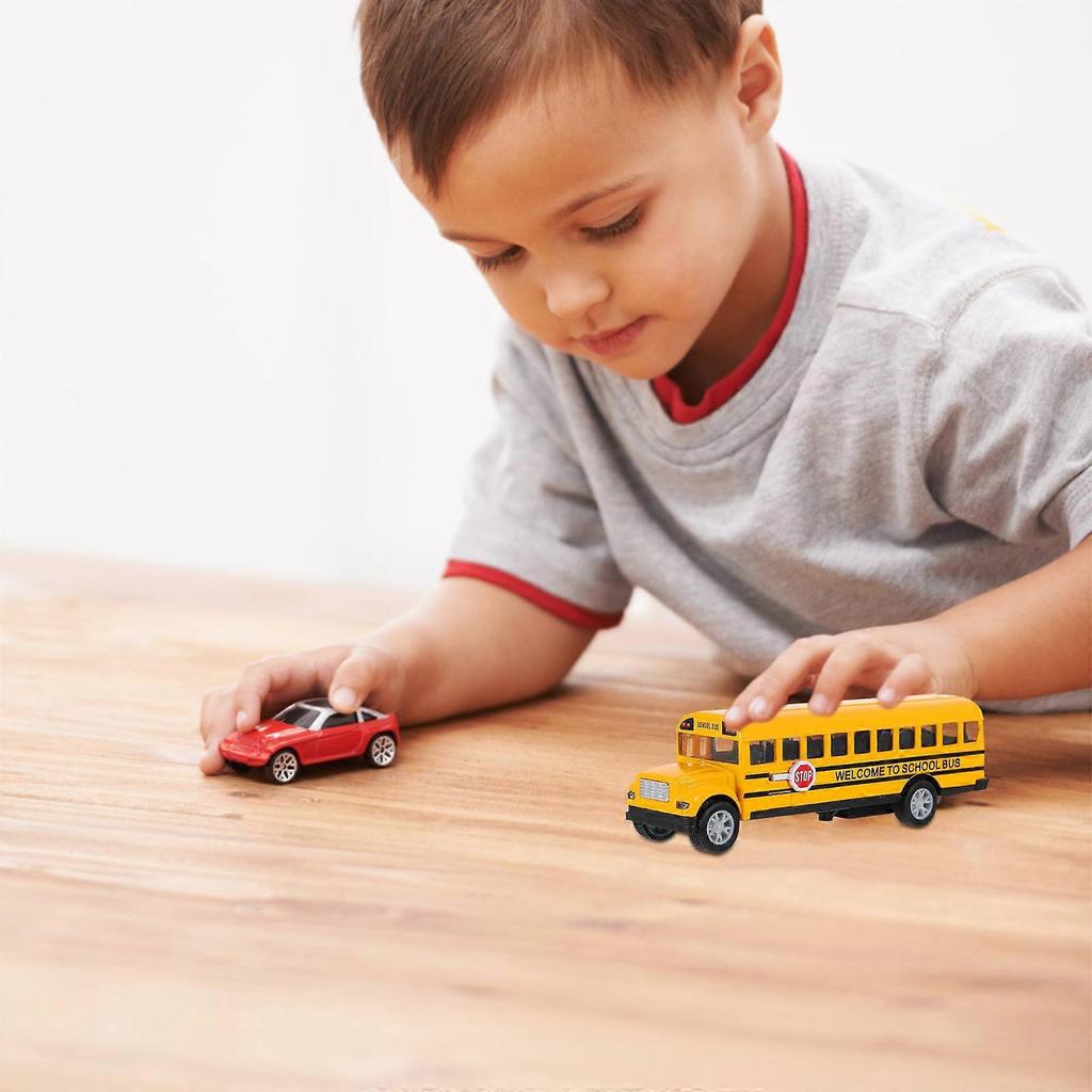 1Pc School Bus Model Toy Alloy Pull Back Model Bus Toy Kids Car Toy (Random Style)