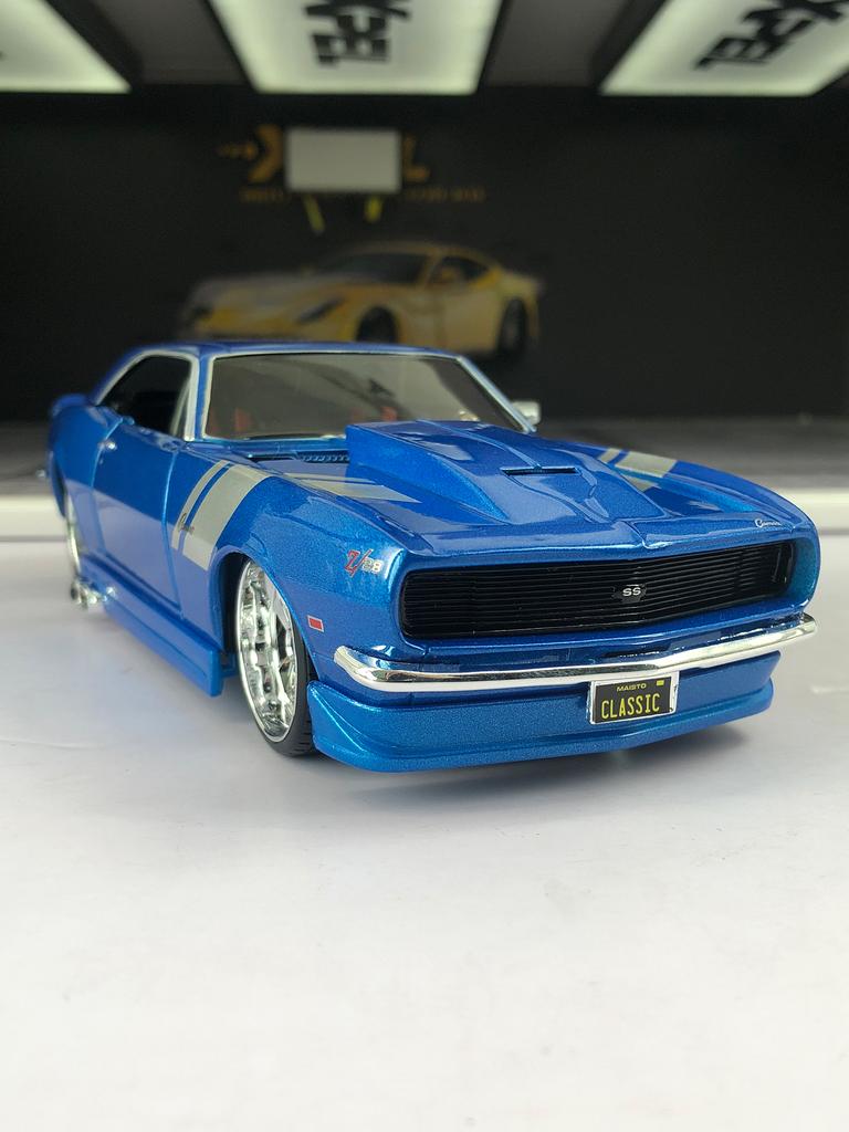 Maisto 1:24 1968 Chevrolet Camaro Z/28 car model, zinc alloy metal decoration, collectible gift car