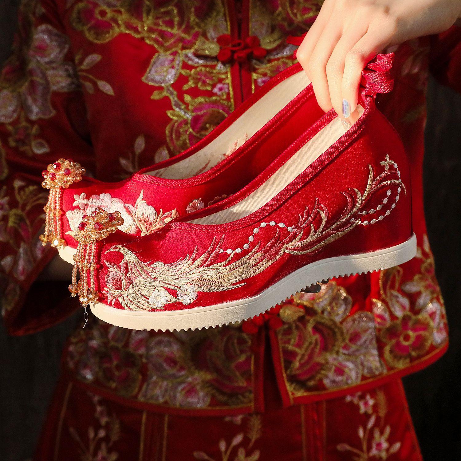 

Вышитые туфли Fenglaiyi Ancient Shoes с обувью Hanfu Внутренняя высота увеличивается на 6,6 см 40