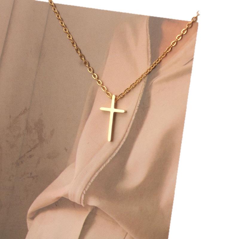 European Style Women's Stainless Steel Cross Pendant Necklace - Personalized, Versatile, Simple Polished Titanium Steel Clavicle Chain