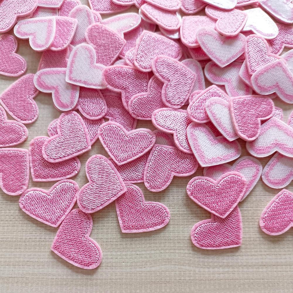 20 ks Barevné nášivky ve tvaru srdce s výšivkou srdce, aplikace, nášivka na oblečení, dekorace
