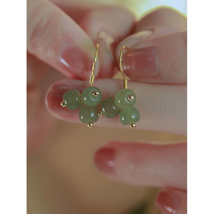 

Dreamland*Hetian jade earrings for women, small grape design, suitable for sensitive ears, gift for girlfriend, summer ear clips, Korean niche design Ear-hook style