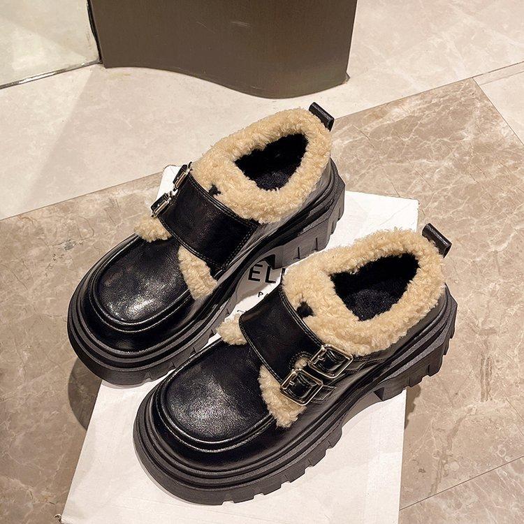 

Leather platform small leather shoes women s velvet loafers 2025 winter new warm lazy shoes high-heeled Mary Jane shoes 35