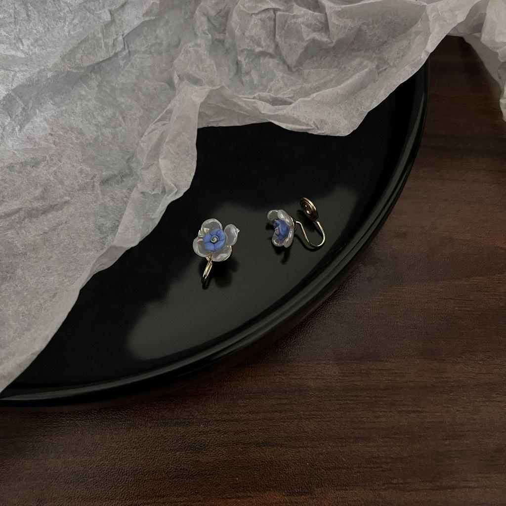 Pearl Mosquito Coil Disc Ear Clips: No-Pierce, Elegant French-Style Earrings for Women