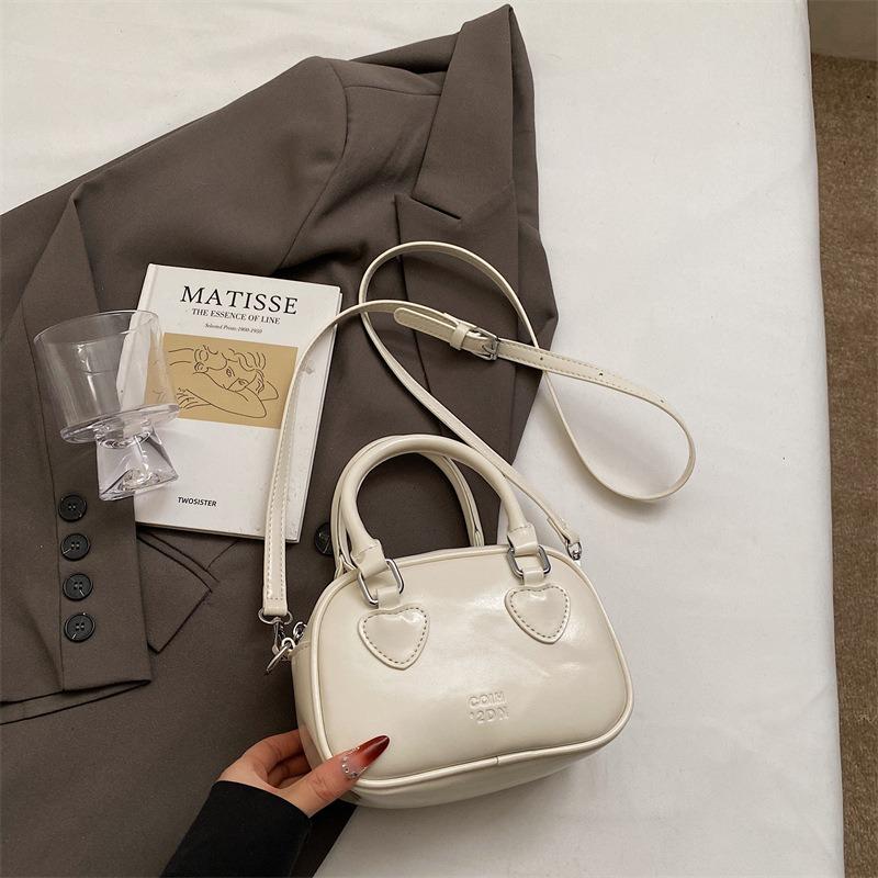 Niche Handbag 2025 New Fashionable Versatile Shoulder Bag Spring and Summer Simple and Advanced Messenger Pillow Bag
