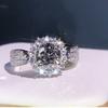 Hot Selling  Fashion Luxury Gypsophila Inlaid Big Zircon Small White Ladies Crystal Engagement Ring Whole Sale