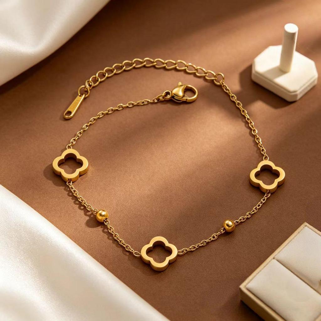 Korean Four-Leaf Clover Gold-Plated Titanium Bracelet