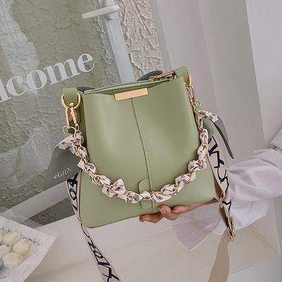 2025 Spring Fashion Women's Large Capacity Textured Crossbody Bucket Bag