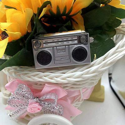 1: 12 Accessori per la casa delle bambole Simulazione tascabile Mini Radio retrò