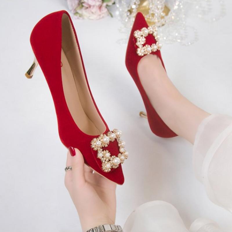 

Мода Новый Стиль Острый Носок Высокие Каблуки Сатин Универсальные Сексуальные Французский Стиль Туфли-Лодочки Тонкий Каблук Красные Свадебные Туфли для Женщин 35