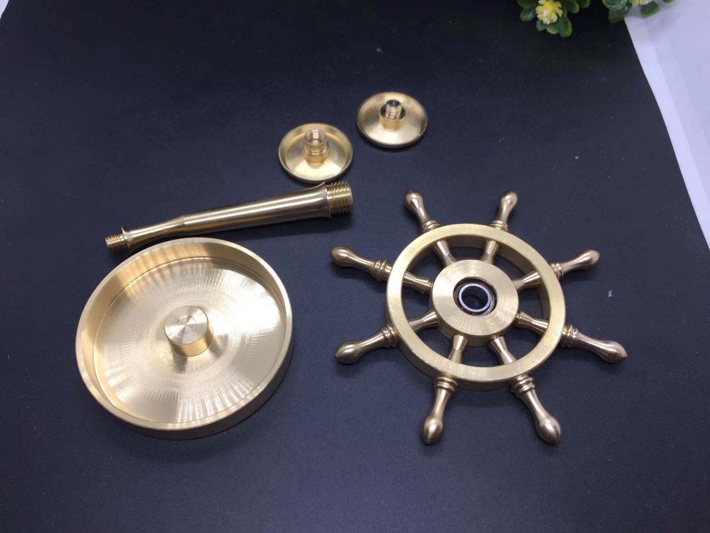 

Высококачественный латунный руль, вращающаяся игрушка, настольное украшение, рулевое колесо, штурвал, металлические изделия ручной работы, праздничные подарки