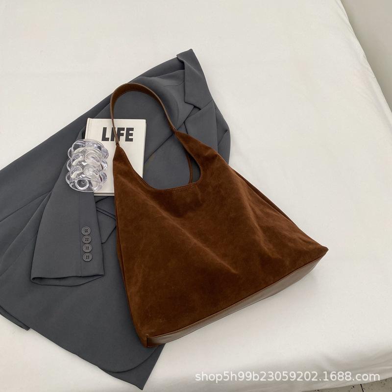 

Maillard retro bag underarm bag women s new trendy deerskin velvet tote bag versatile large-capacity bag коричневый