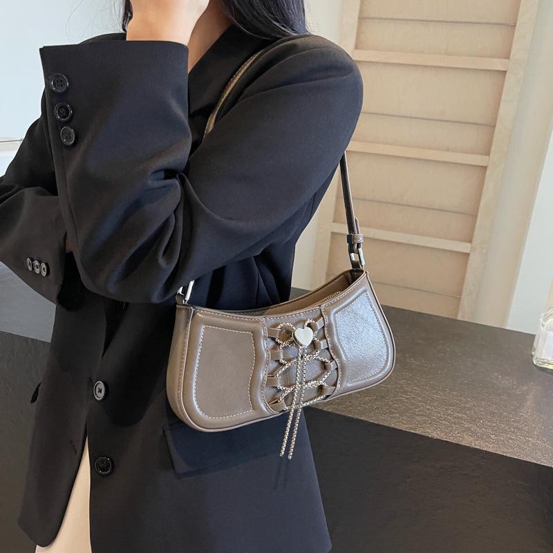 Popular Messenger Bag, Super Fire Shoulder Armpit Bag, Premium Retro Design Locomotive Bag