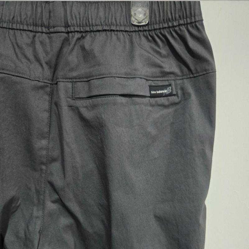 New Balance Pantaloni Drepți Uni Ess Țesut Nbntf21033 Cărbune