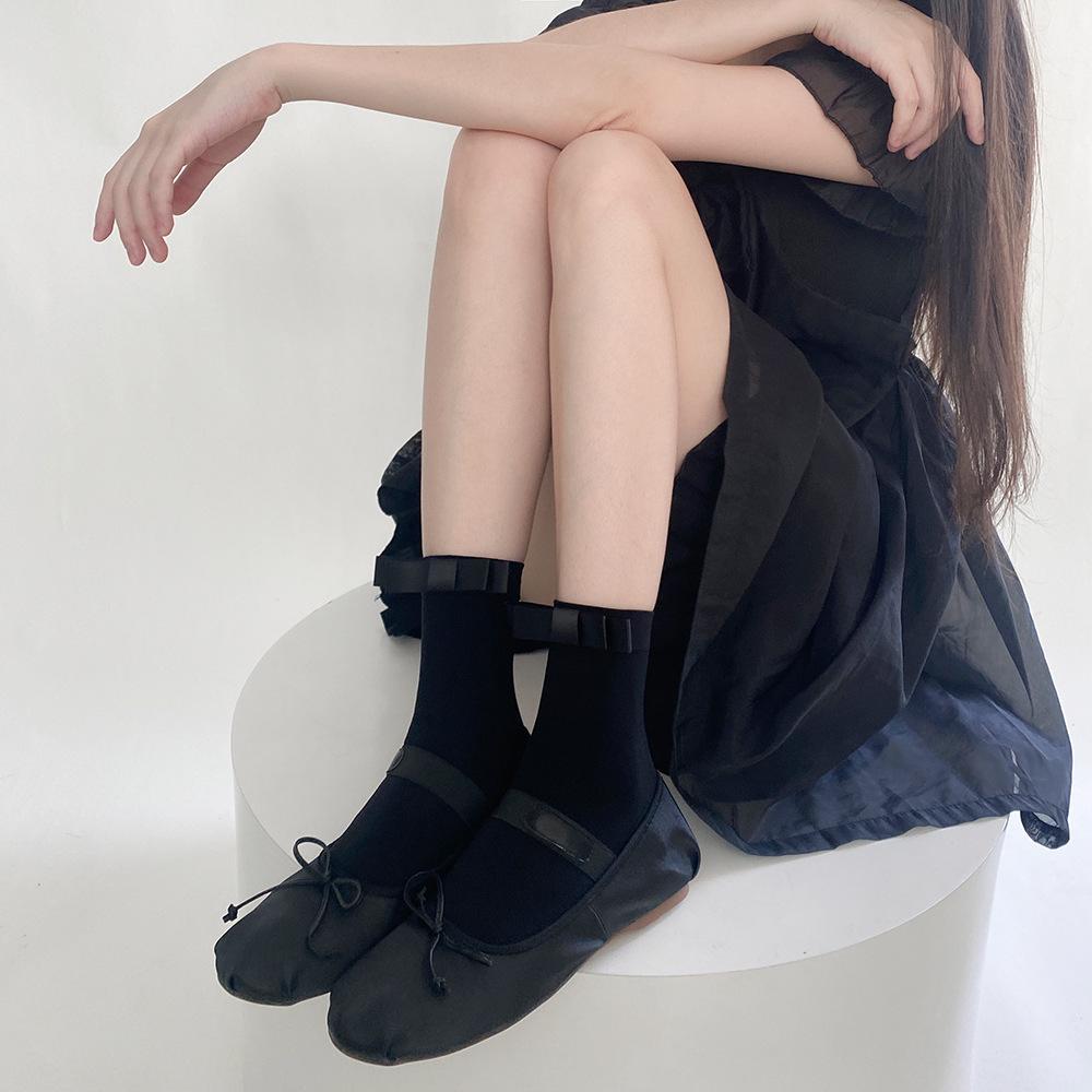 Velvet Bow Mid-Calf Socks - Milk White, Japanese Style, Girly & Sweet чёрный