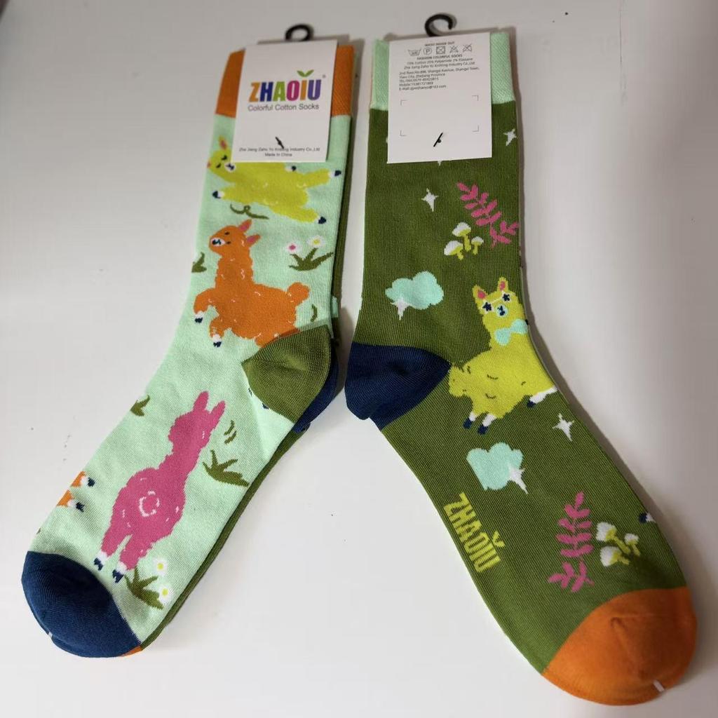 Original Asymmetrische Cartoon Hip Hop Baumwollsocken für Paare - Wadenhoch Mandarinenente Stil für Damen und Herren
