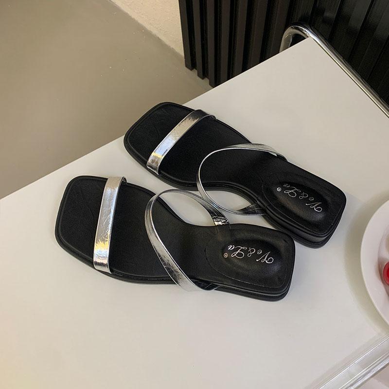 Fashion Female Summer Beach Slides Women Flats Slippers Shoes Sandals Fashion Thick Soled Footwear Ladies Slippers Shoes