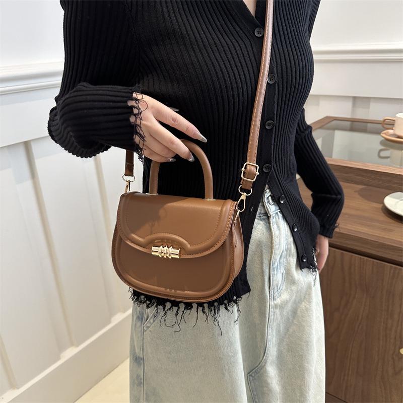 Women's Bag New Casual and Beautiful Messenger Bag Women's Small Bag Personality Trend Simple Women's Shoulder Bag Underarm Bag