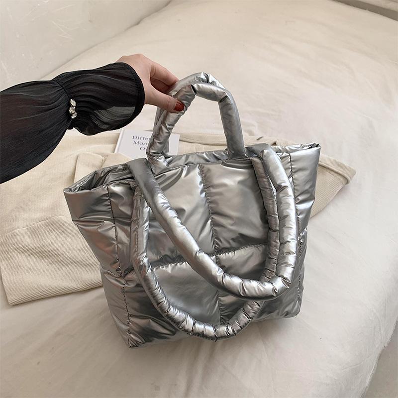 New Women's Bag High End Down Jacket Handbag Large Capacity Fashionable Autumn and Winter Cotton Jacket Shoulder Bag Commuting Toy Bag