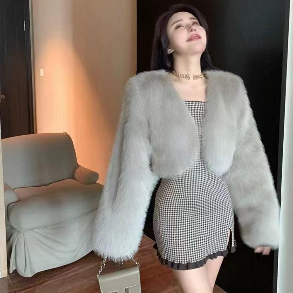 Winter Classic Temperament Lady Plush Short Coat Pure V-neck Casual Style Women's Fox Fur Coat