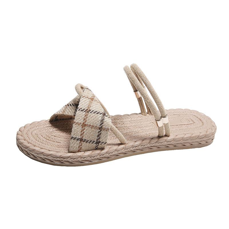 Two wearing cool slippers, women's new summer flat-bottomed versatile beach shoes, sandals with skirts