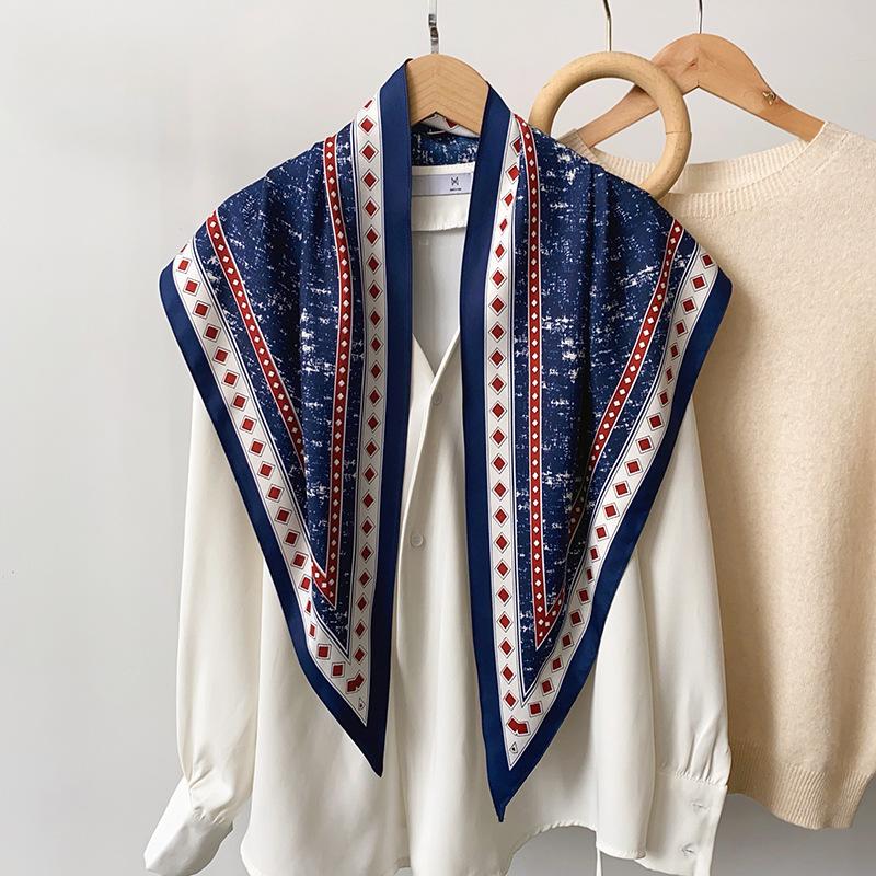 New Denim Blue Printed Triangle Scarf Waist Seal Multi-functional Sunscreen Shawl Headscarf Scarf High-end Waist Silk Scarf