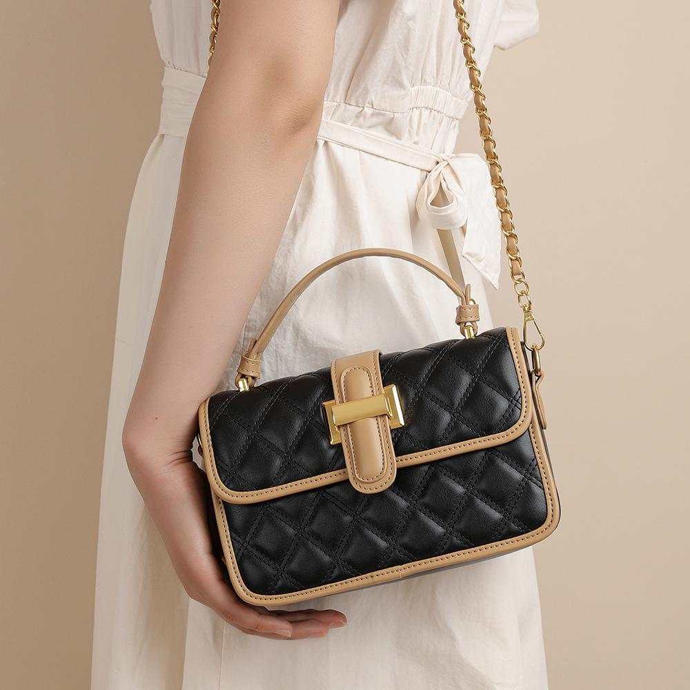 Spring 2025 Fashion: Women's Versatile Diamond Pattern Chain Crossbody Bag