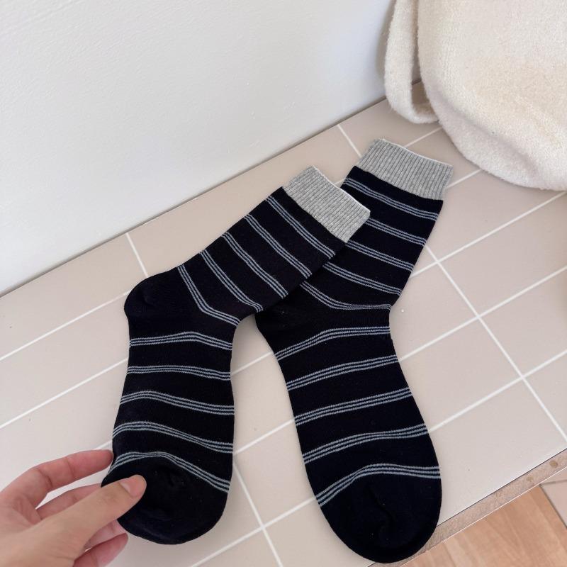 

Striped and Color-blocked Mid-calf Socks, Combed Cotton Sweat-absorbing Girls Pile Socks 1 pair чёрный
